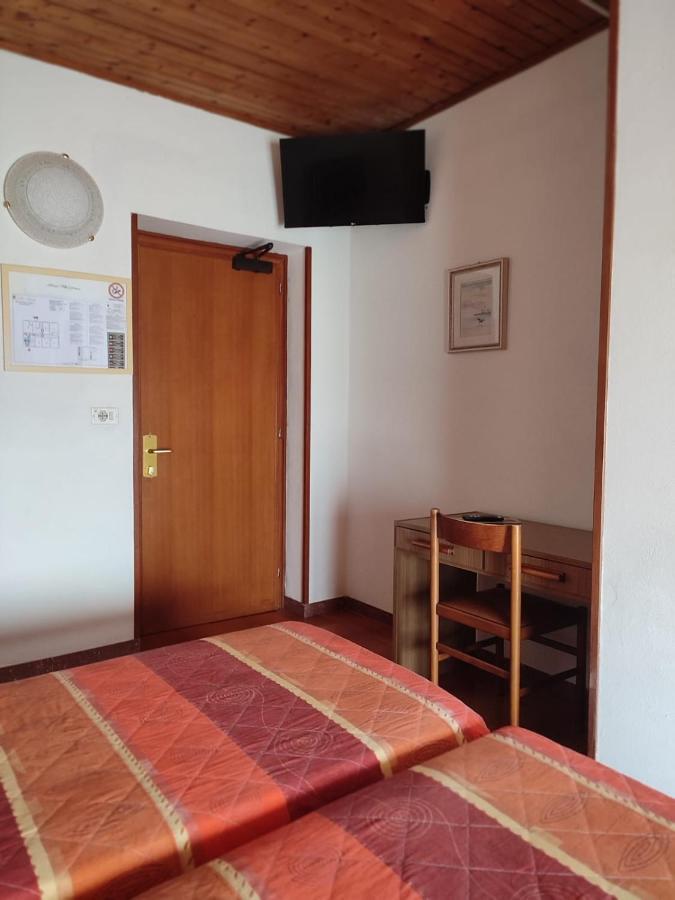 Albergo Villa Mimosa Torbole Sul Garda Exterior foto