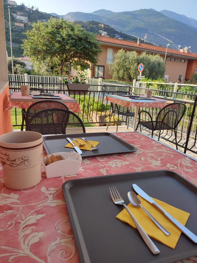 Albergo Villa Mimosa Torbole Sul Garda Exterior foto